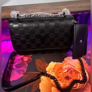 Off Brand - VL Leather Crossbody